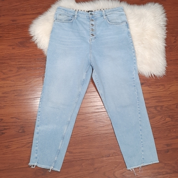 BDG Raw Hem Highwaisted Jeans - Picture 3 of 7